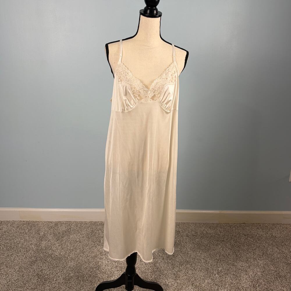 Slip dress Balletcore Vintage vasserette cream colored long slip 44 26"/50s